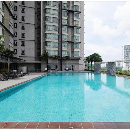 Shaftsbury Residence Cyberjaya With A Pool & Free Parking Exterior photo
